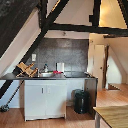 Le Petit Medieval Apartment Montlucon Bagian luar foto